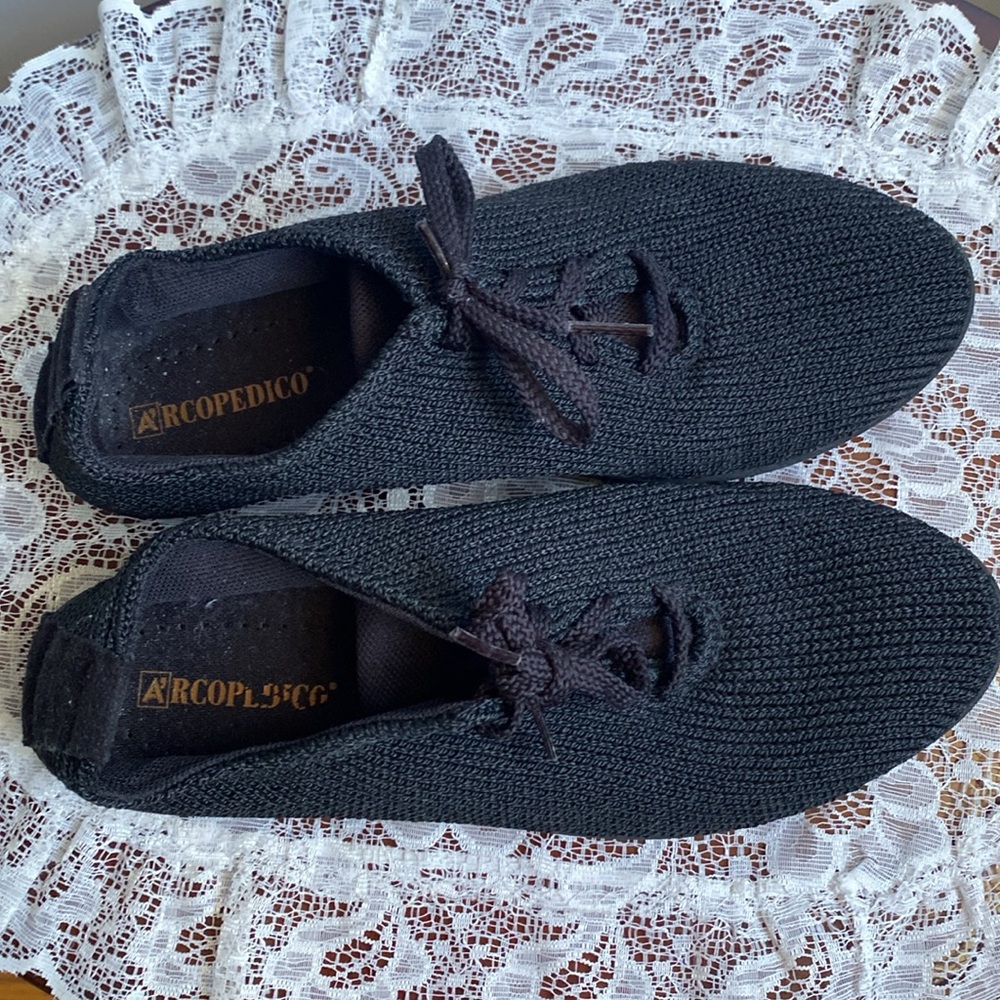 A’rcopedico Black Net Woven Sneakers sz 40 made in Portugal like new barely worn